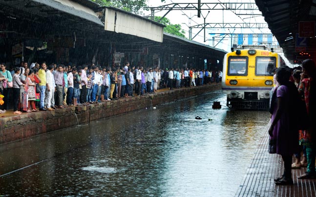 Mumbai News Today: Heavy Rains Halt Mumbai - 9 जुलाई 2024